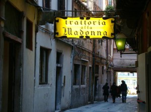 Trattoria alla madonna venezia il calle con l'entrata